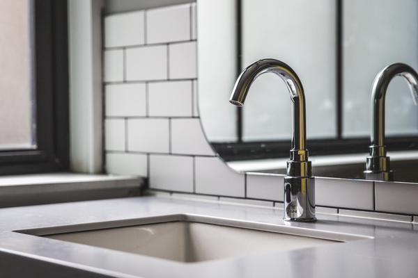 Pop-up shop rental, sink | Shopify Retail blog