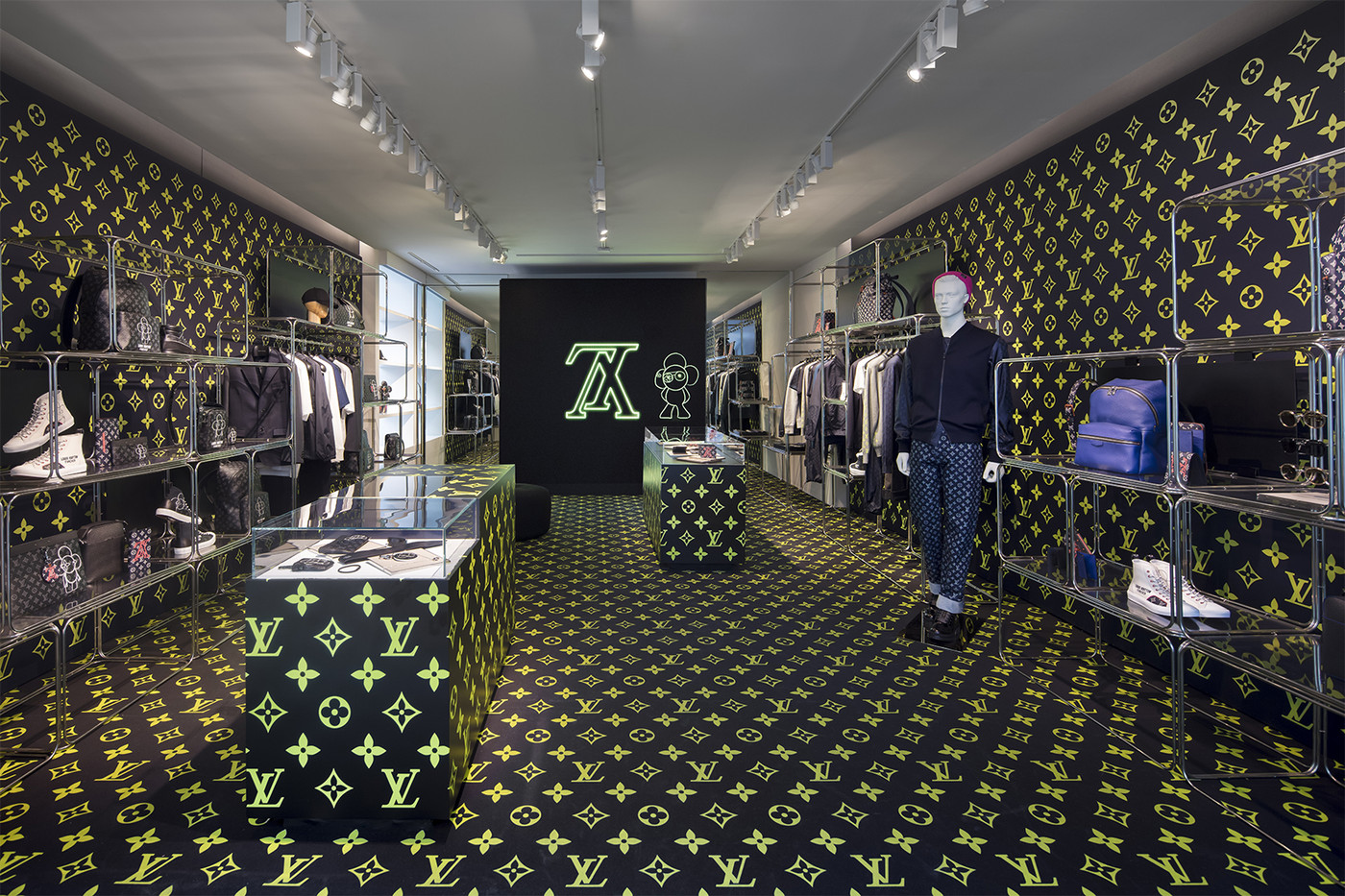 Louis Vuitton Hosts Pop-Up – WindowsWear