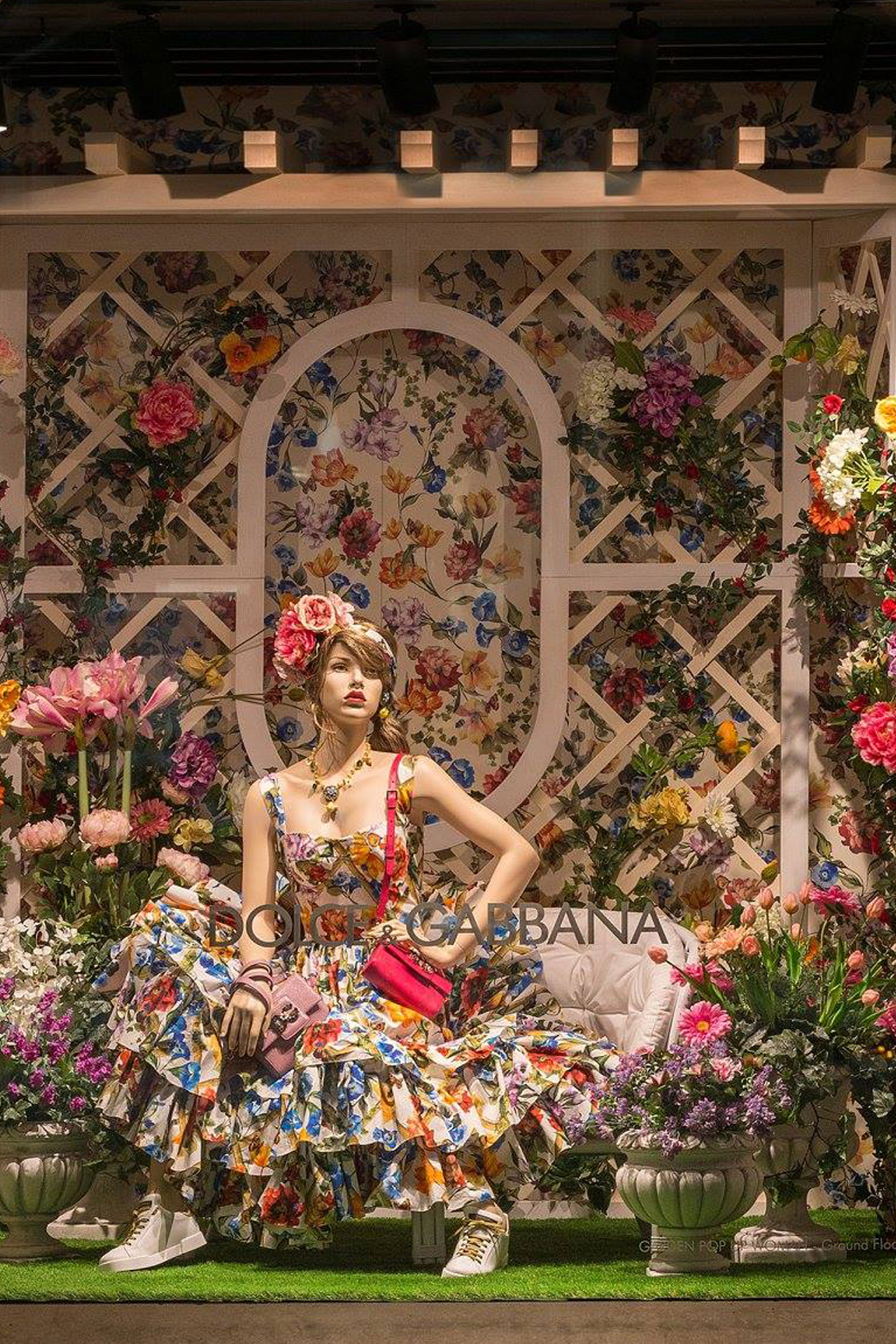 La Rinascente Turns Green in Collaboration with Dolce & Gabbana