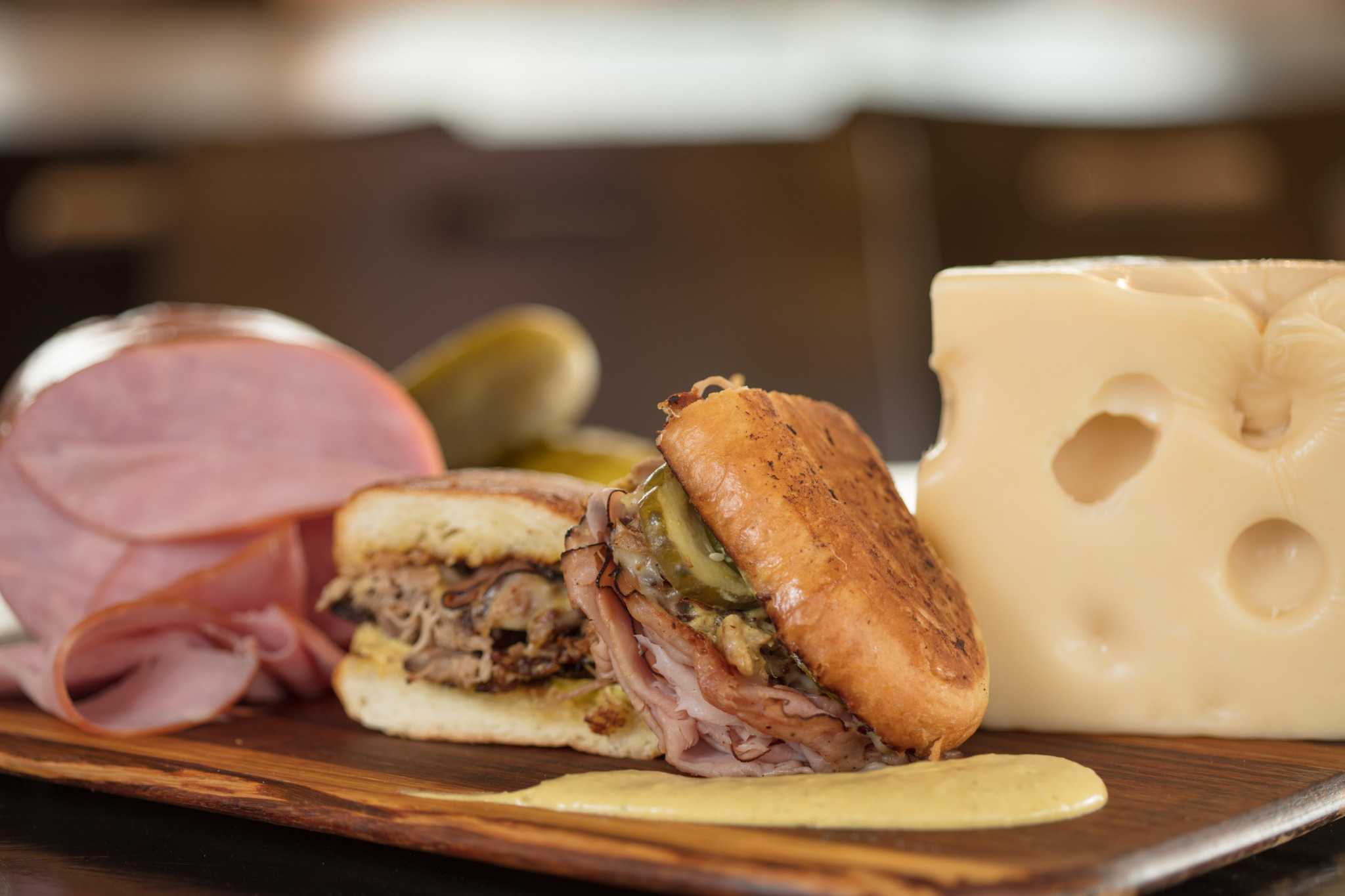 Retail wrap: 5 restaurant chains opening new spots in greater Houston
