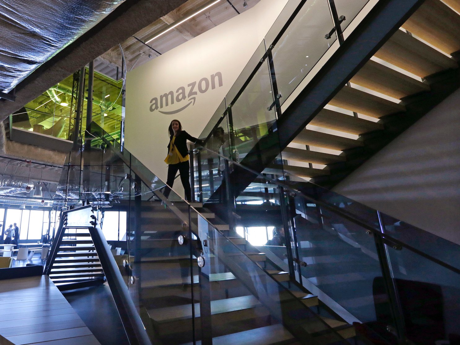 An Amazon recruiter says she doesn't expect new grads to be business majors, but there's a line on their résumés that makes them stand out