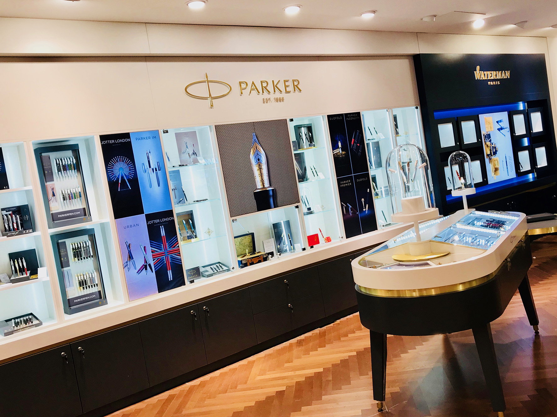Kesslers bags retail display designer of the year gong