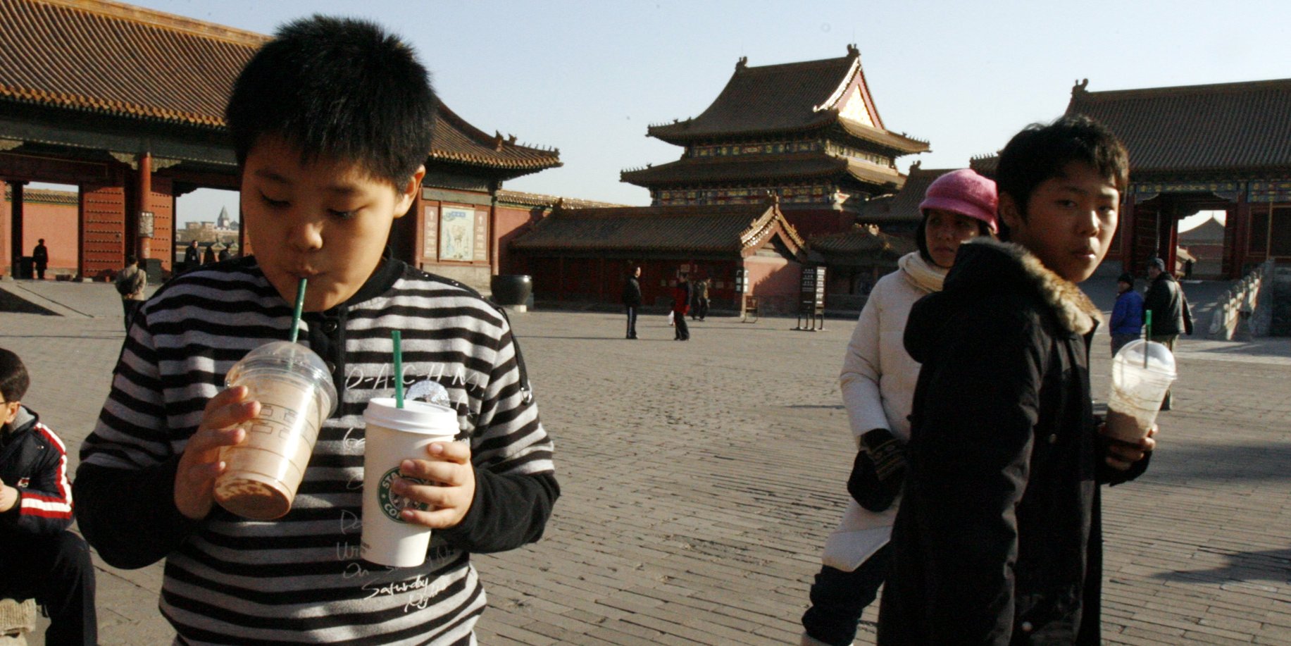 Starbucks has signed a massive deal with China's most famous online retailer to cement its dominance of the coffee market