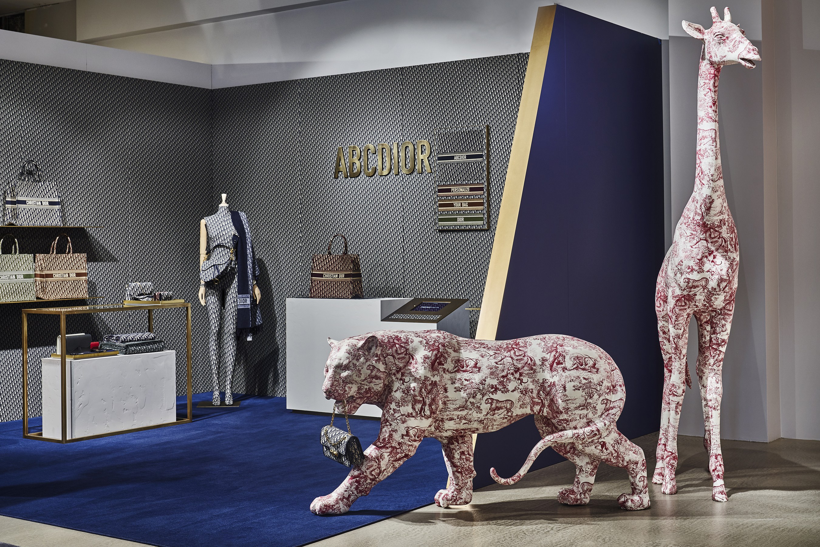 Dior Embraces Holiday Magic with a NYC Pop-Up – WindowsWear