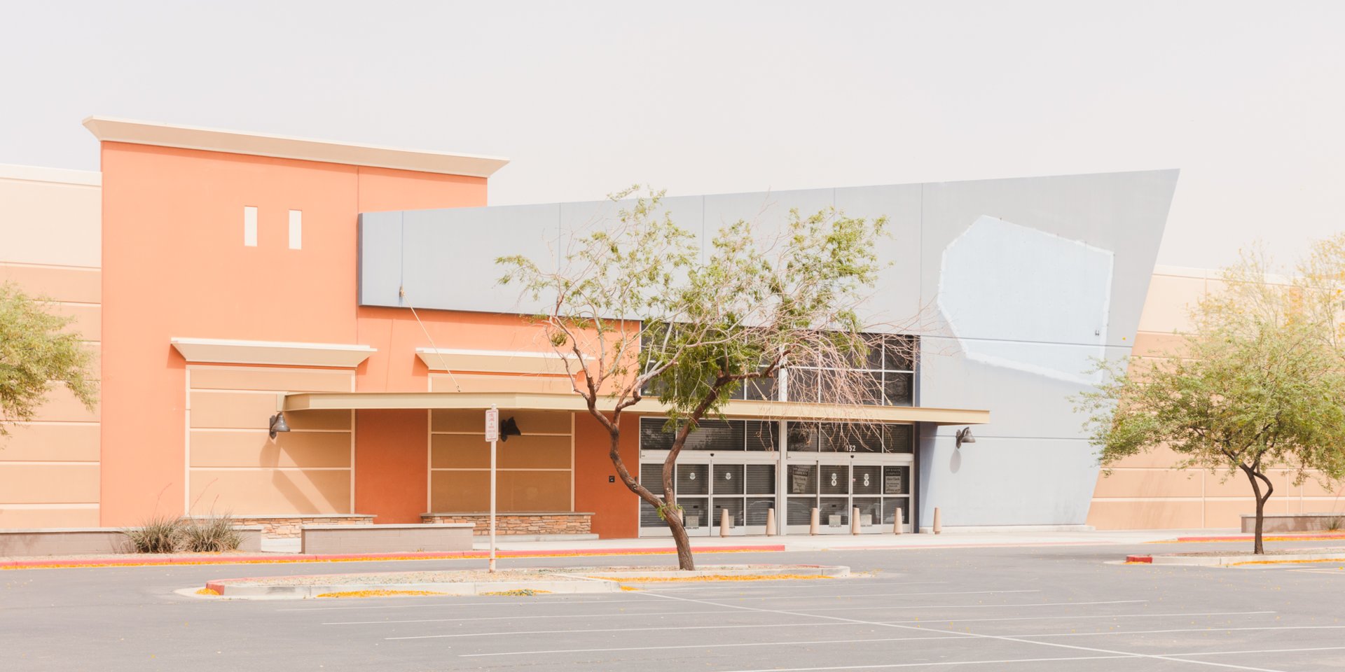 These photos of eerily vacant shopping centers and parking lots show how the rapid decline of malls has changed the way Americans shop