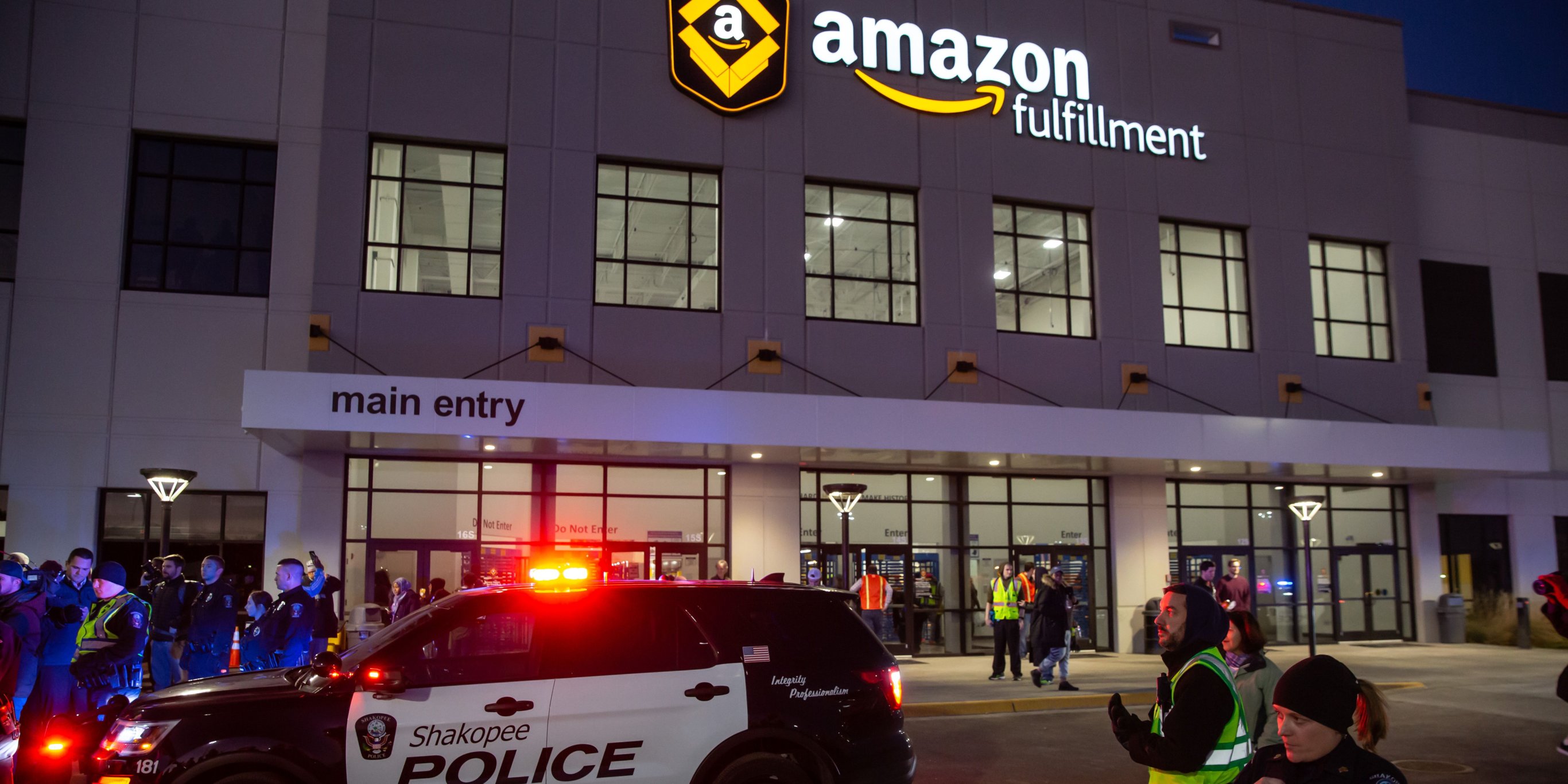Amazon was at the center of political feuds this year, on everything from employee pay to HQ2 (AMZN)