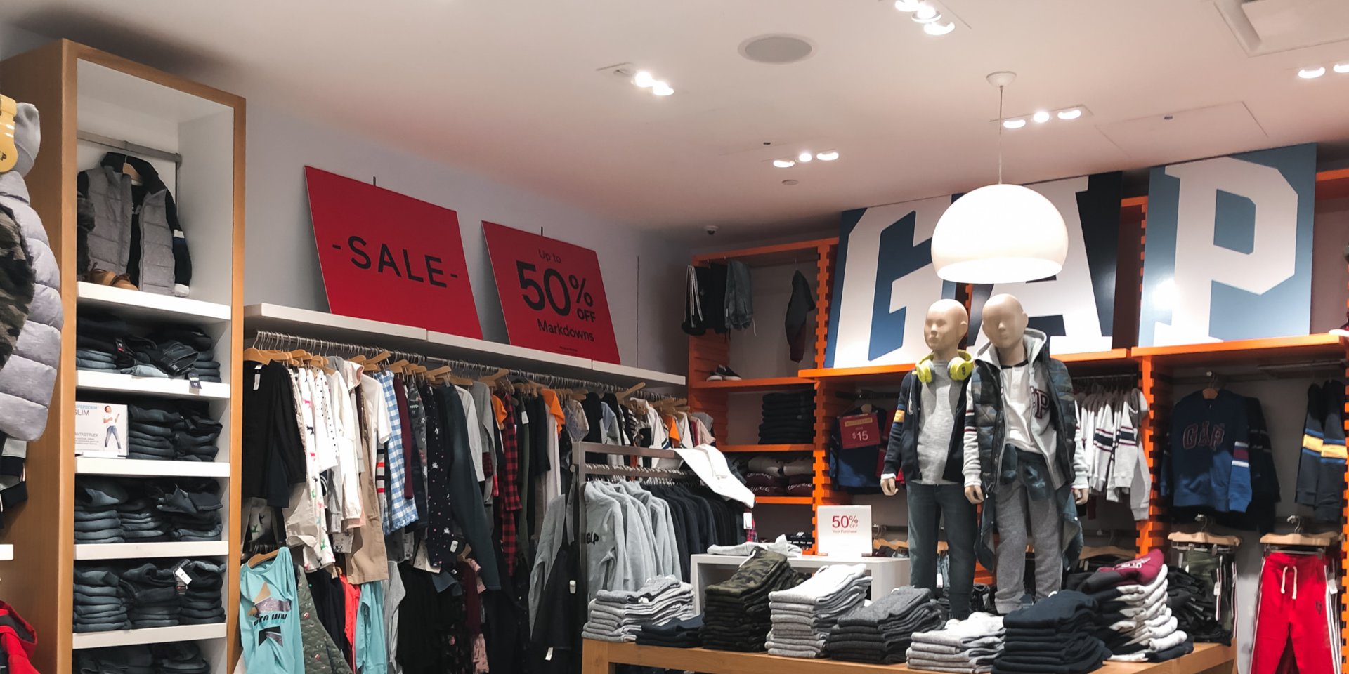 An analyst is arguing that Gap is headed for a comeback in 2019, but many say that's probably wrong (GPS)