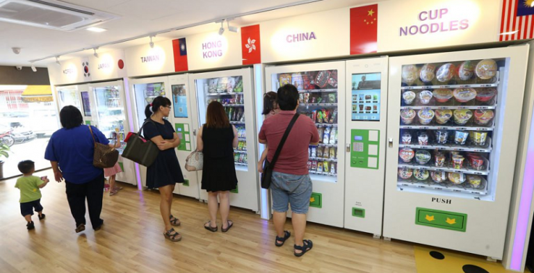 The First BookXcess Outlet Opens in Penang with The Longest Bookshelf in Malaysia! – WORLD OF BUZZ