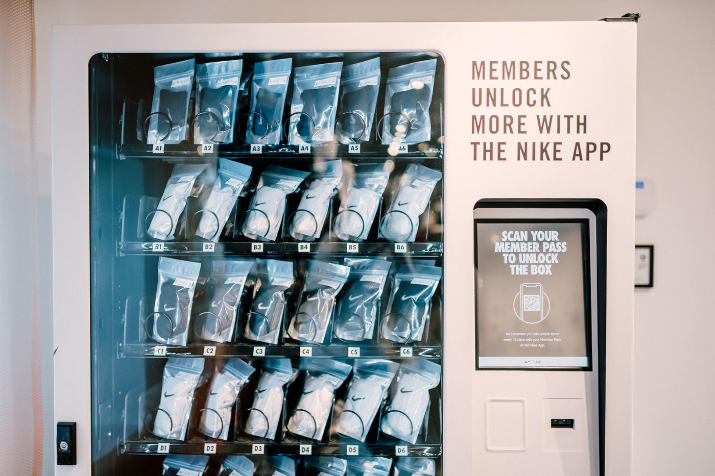 Nike Debuts SNKRS Popup Featuring App-Only Merch Access – PSFK
