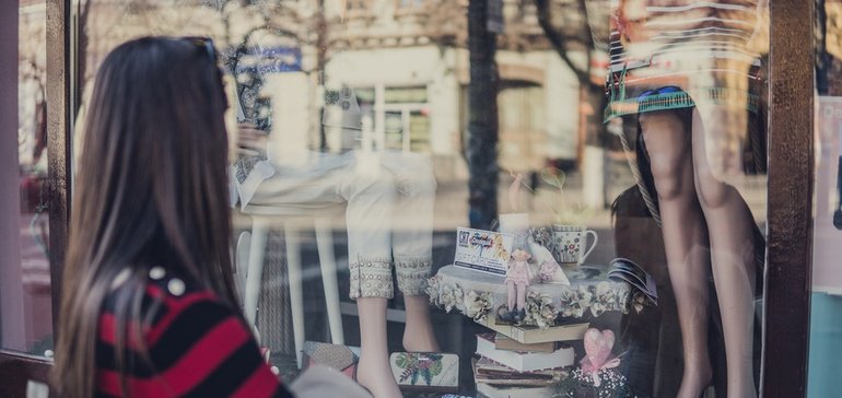 Study: Mobile powers 76% of large fashion retailers' web visits – Mobile Marketer