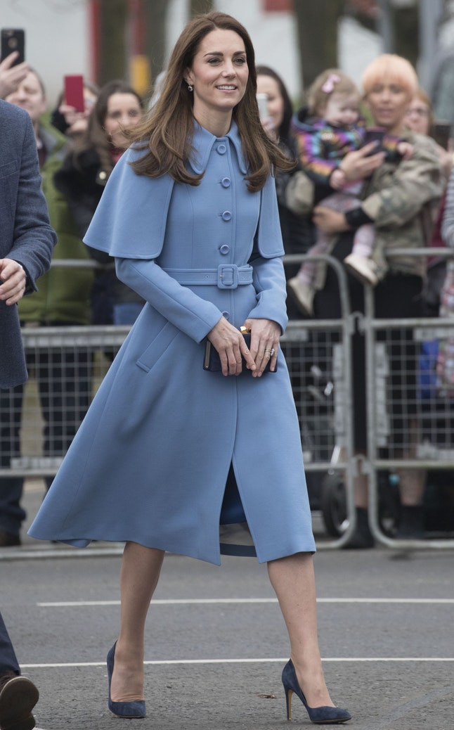 Kate Middleton's Mulberry Cape Coat Is Serving Some *Serious* Mary Poppins Vibes – Bustle