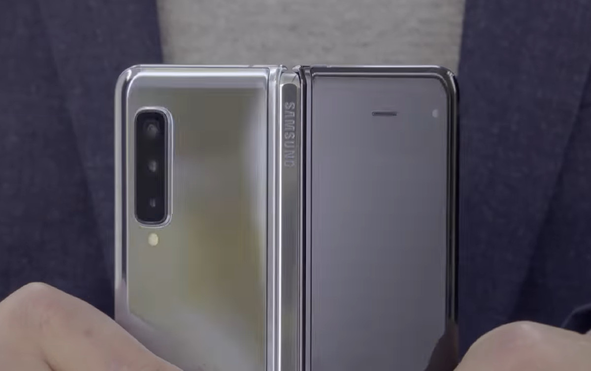 Samsung expects Galaxy Fold supply to be limited, hints at luxury launch – The Verge