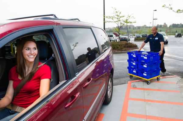 Walmart’s U.S. e-commerce sales up 43% in Q4, thanks to growing online grocery business