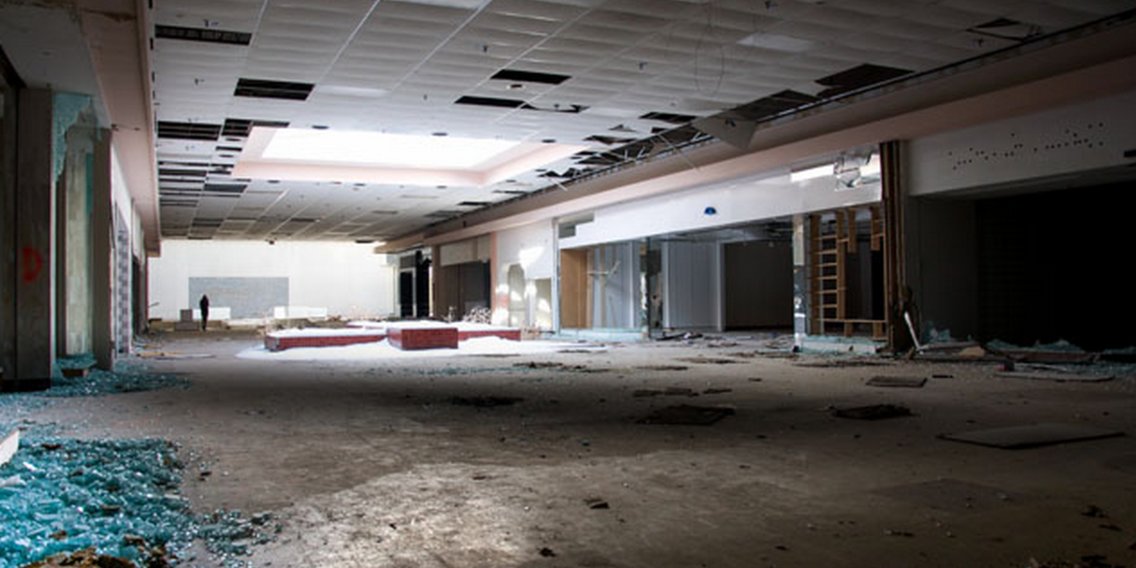 These haunting photos reveal the retail apocalypse ripping through America