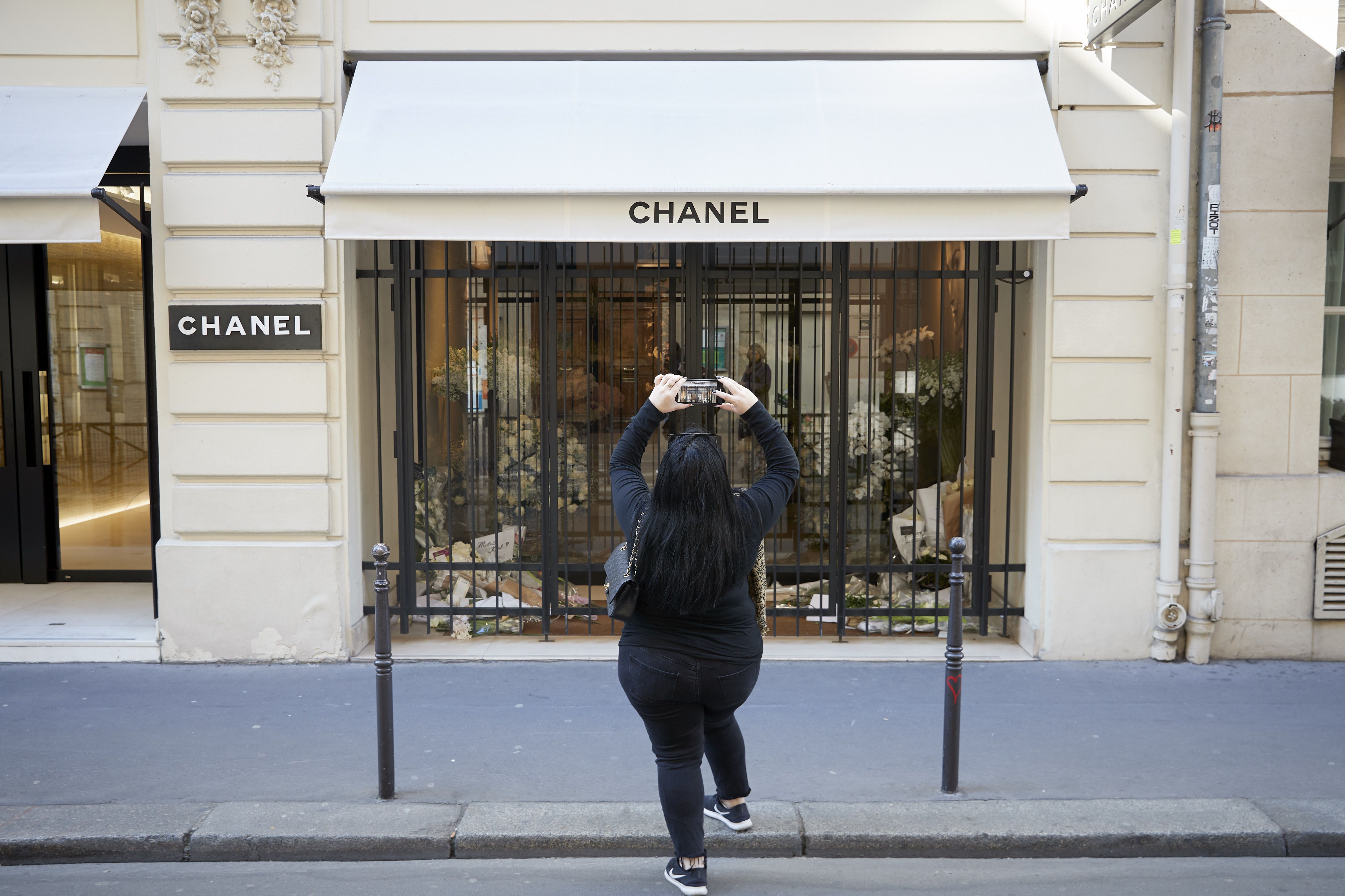Despite Losing Karl Lagerfeld, Chanel Is Winning From a Juicy Side Hustle – Observer