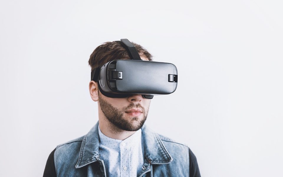 AR and VR headset sales will jump 54% in 2019 – Gadget