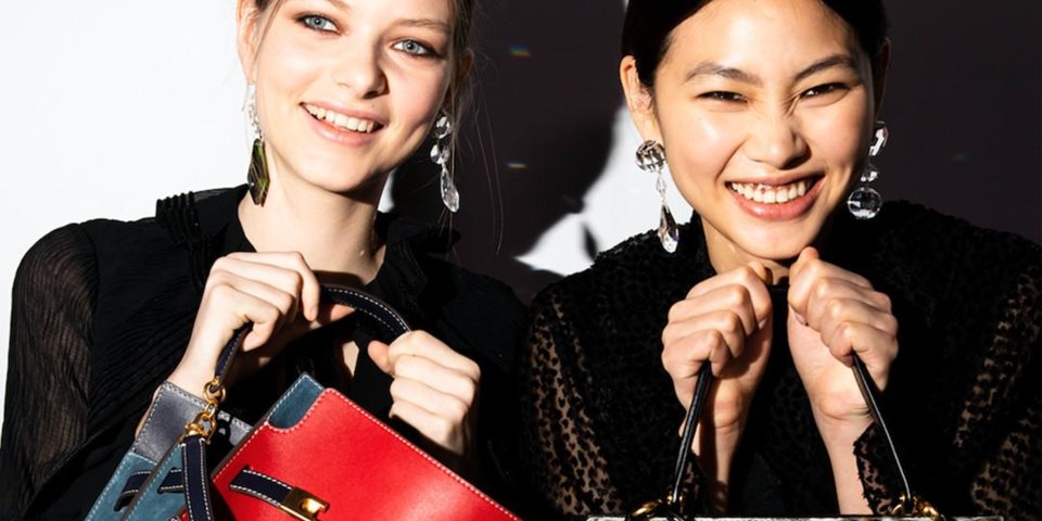 Neiman Marcus has invested in an online secondhand luxury handbag store in its bid to woo millennial and Gen Z shoppers – INSIDER