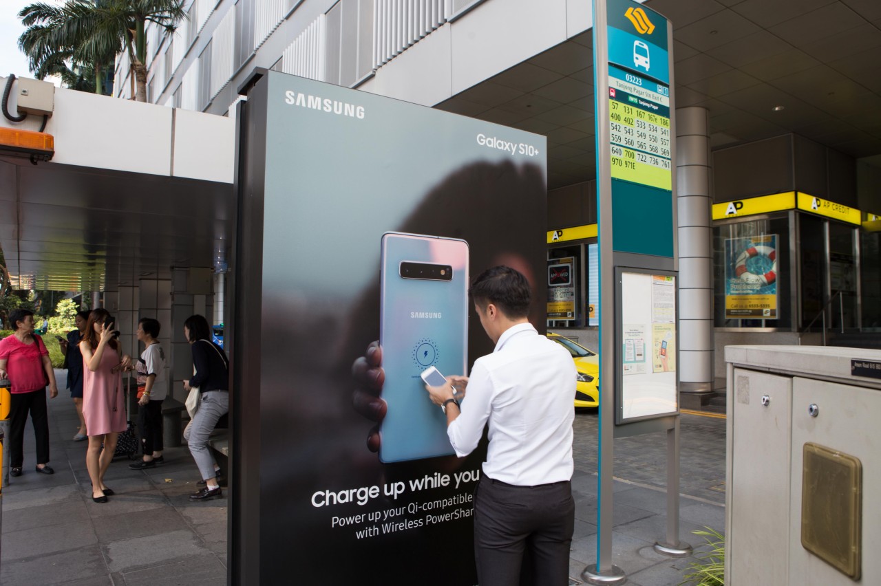 Samsung turns Singapore bus stops into wireless charging stations – The Drum