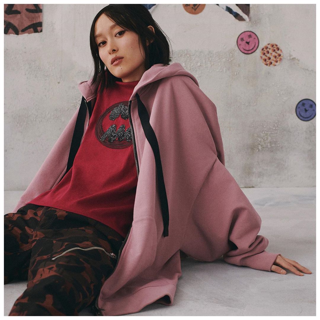 Rexy has a new vibe, courtesy of graphic artist Guang Yu, who, as one of four co-creators in our just-dropped Pre Fall 2019 collection, knew just how to take a bite out of fashion. #CoachShanghai #RexyTheCoachDino #CoachNY