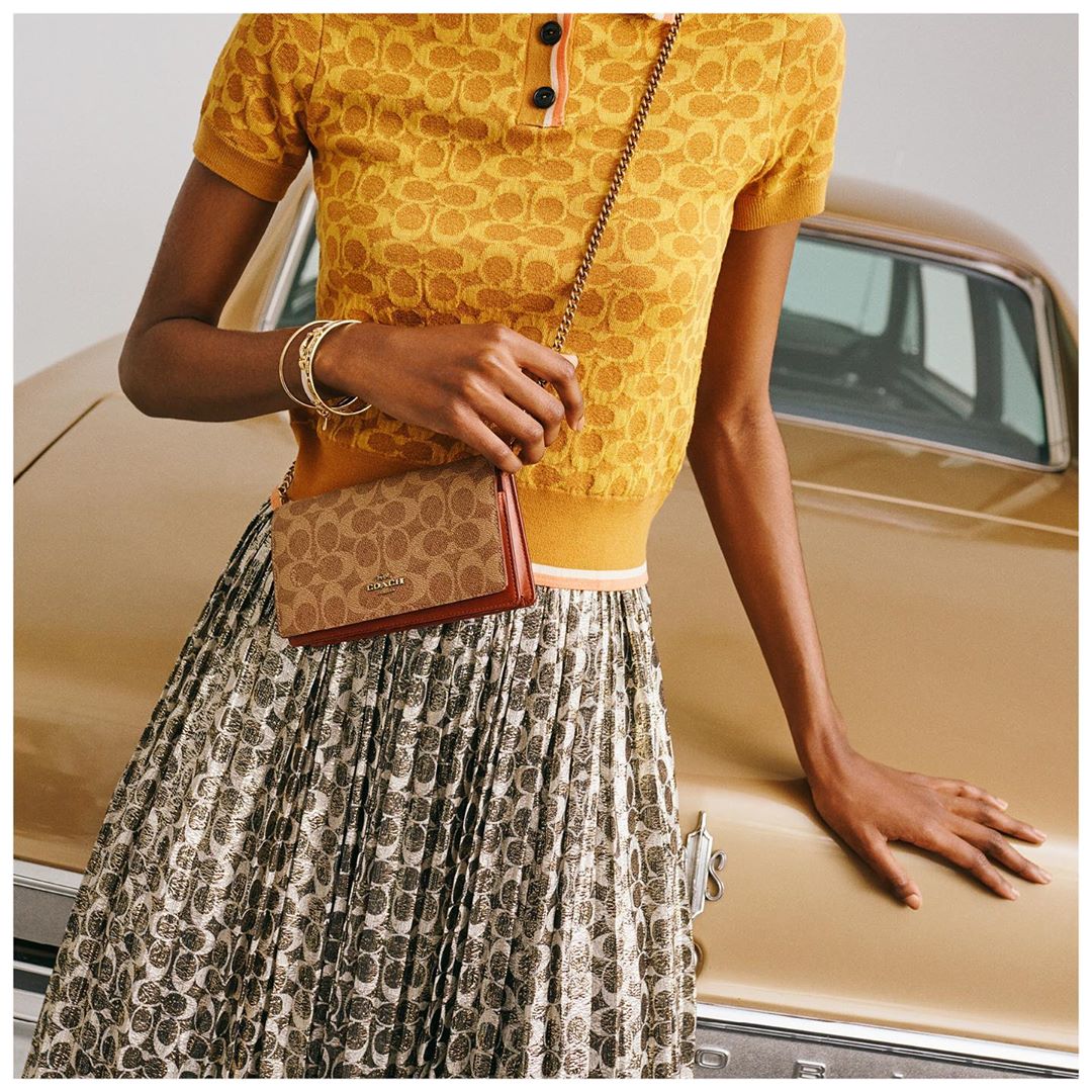 Drop a 💥, if it's going to be your Signature summer. #CoachNY