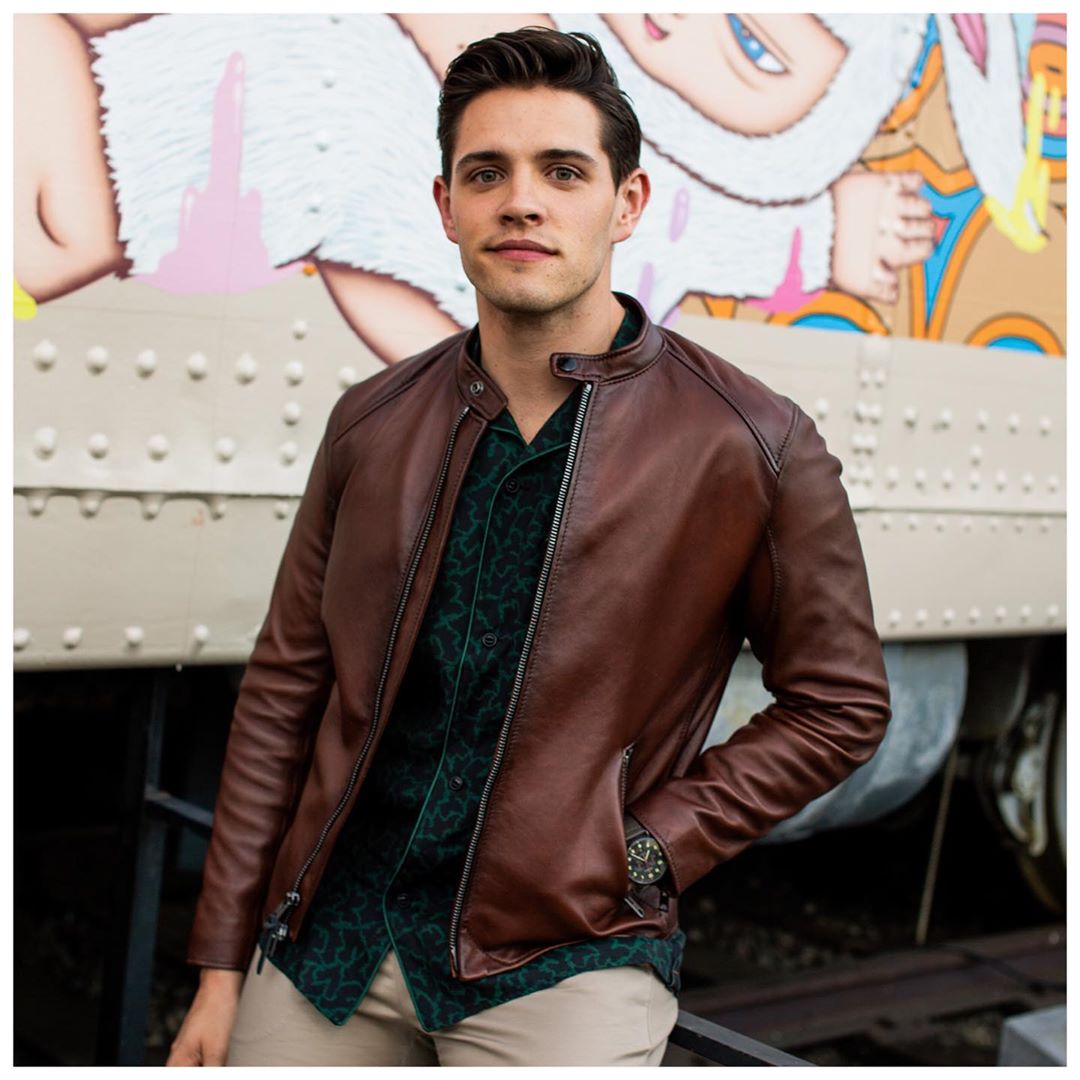 👋 LA Coach fam. @caseycott, @chrisellelim, @skaijackson and more friends of the house came through for last night's Art of Signature event at Carneys Diner. Discover the limited-edition collection via link in bio. #CoachCreate #CoachNY