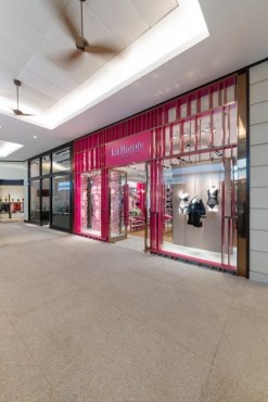 A harmonia entre projeto, displays e manequins no design de interiores