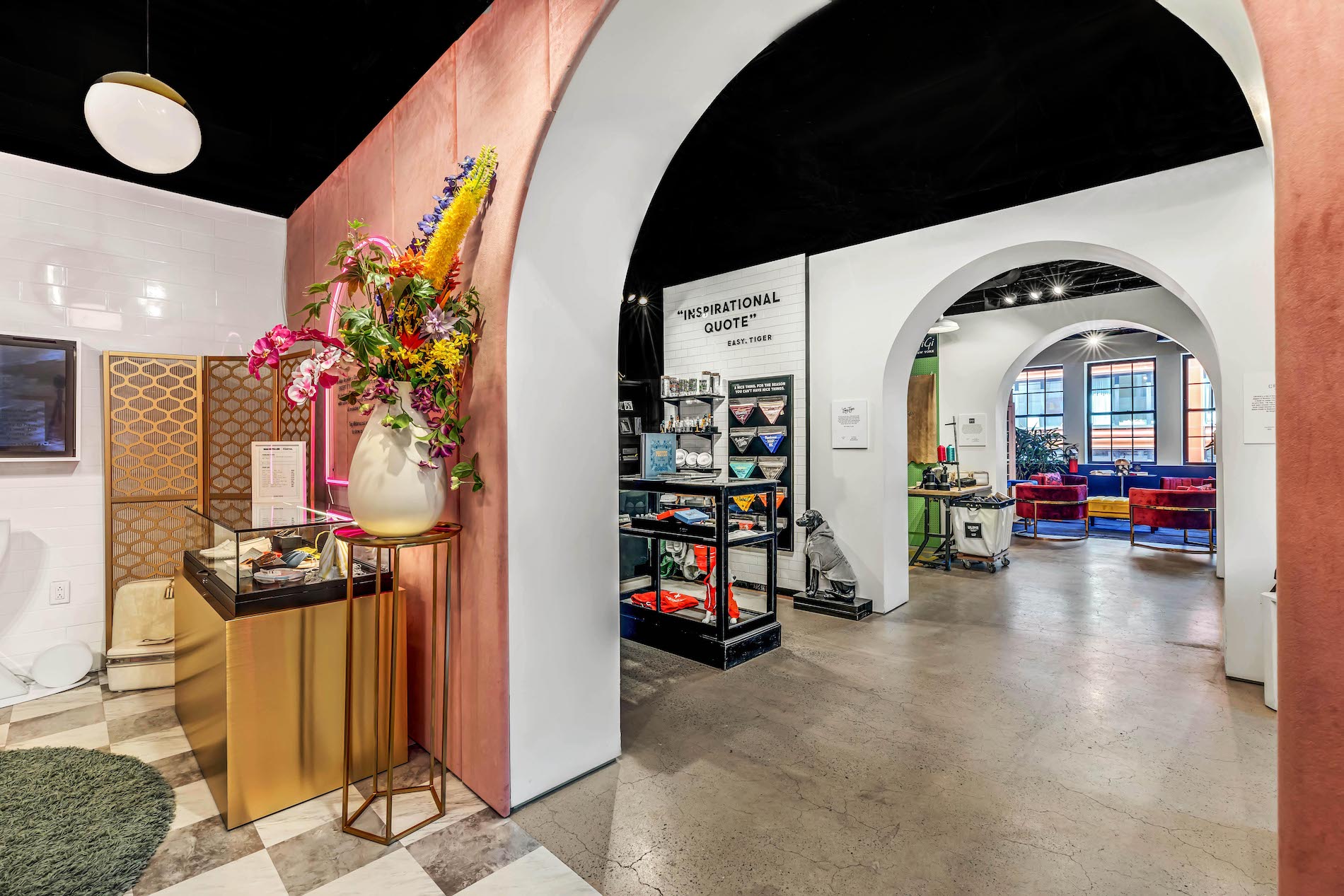SHOWFIELDS: An Immersive Retail Experience for the Holidays