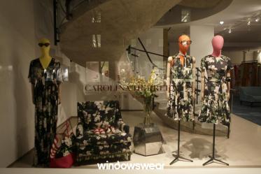 Vitrines, manequins coloridos, marcas e tendências