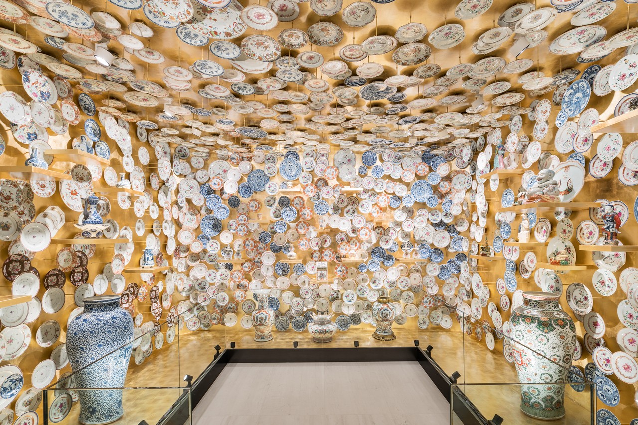 Fondazione Prada Examines Impact of Chinese Export Porcelain With 1,700-Piece Exhibition
