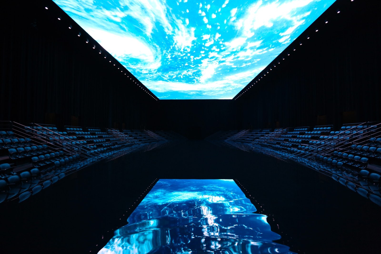 Are Digital Fashion Shows the Future? Industry Experts Weigh In
