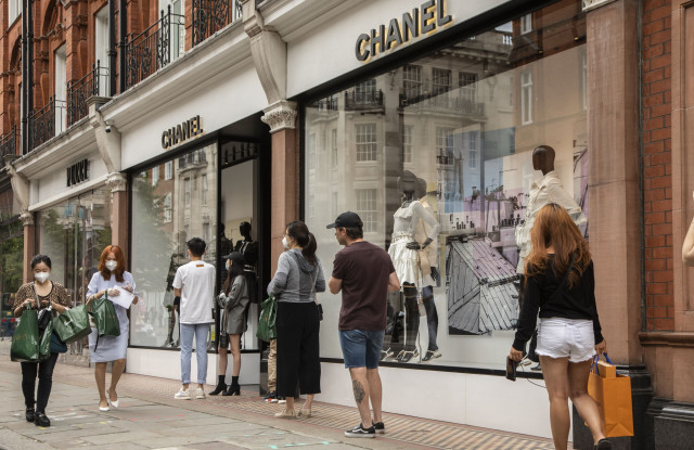 Londoners Look for Treats, Bargains as Retail Reopens in British Capital
