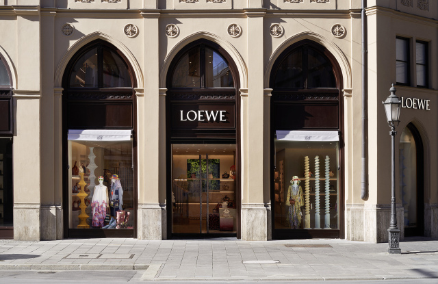 Loewe Opens First Boutique in Germany