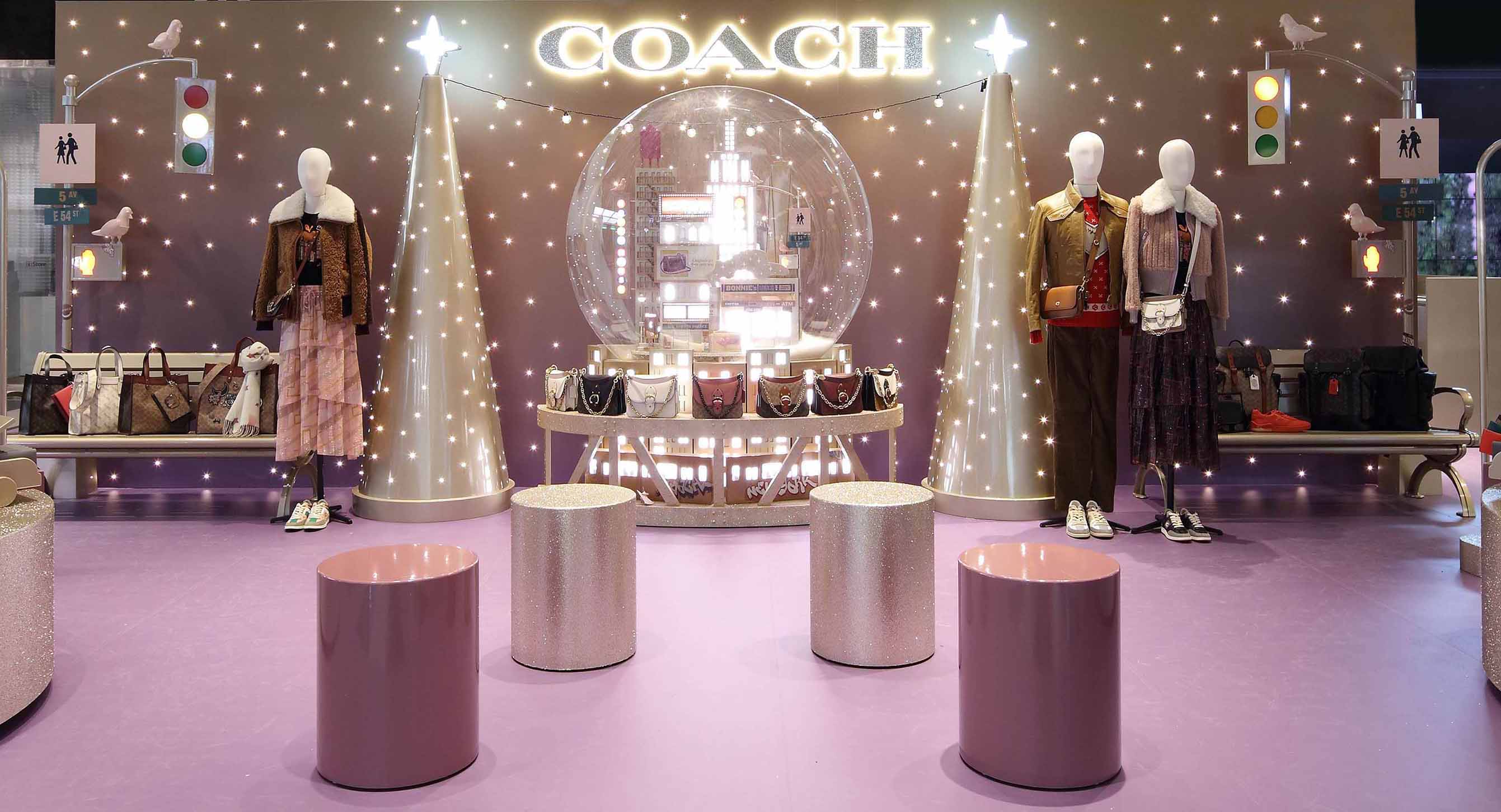 Coach brings New York’s Holiday to Taipei