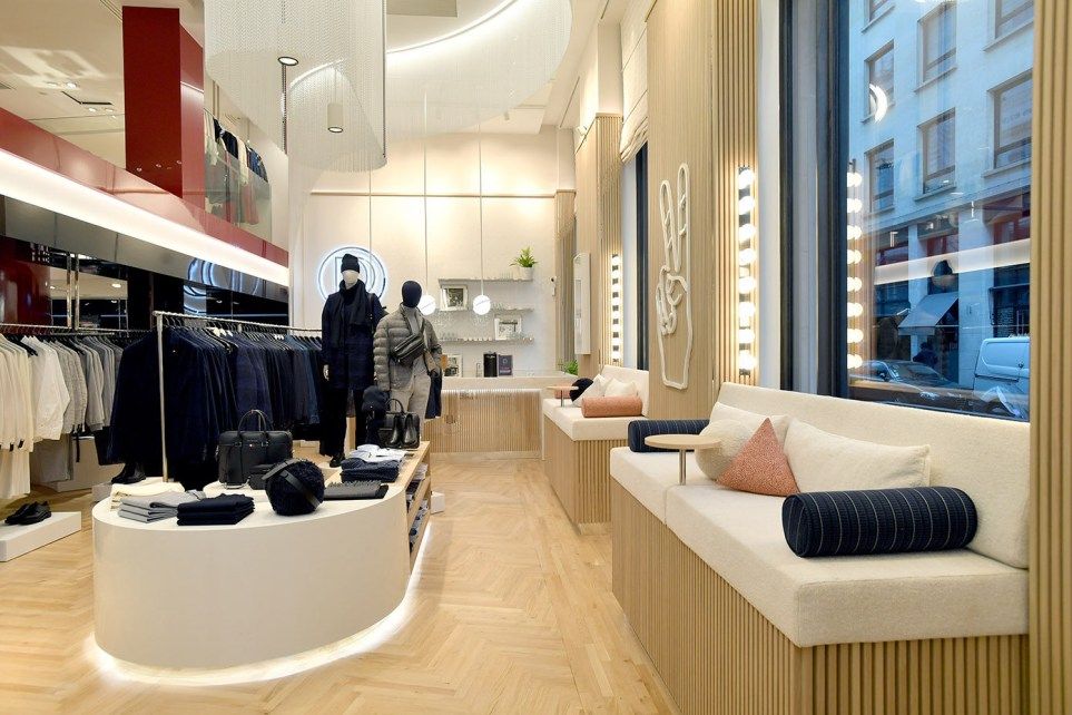 Tommy Hilfiger re-opens in Paris its re-designed and digitally enhanced flagship store
