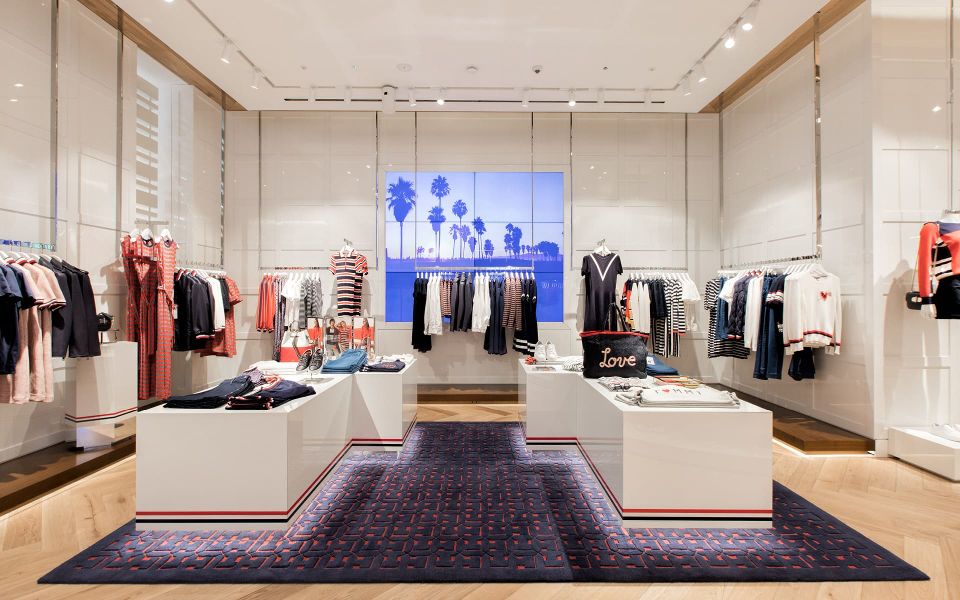Tommy Hilfiger introduces virtual shopping service at its flagship store in London (Regent St)