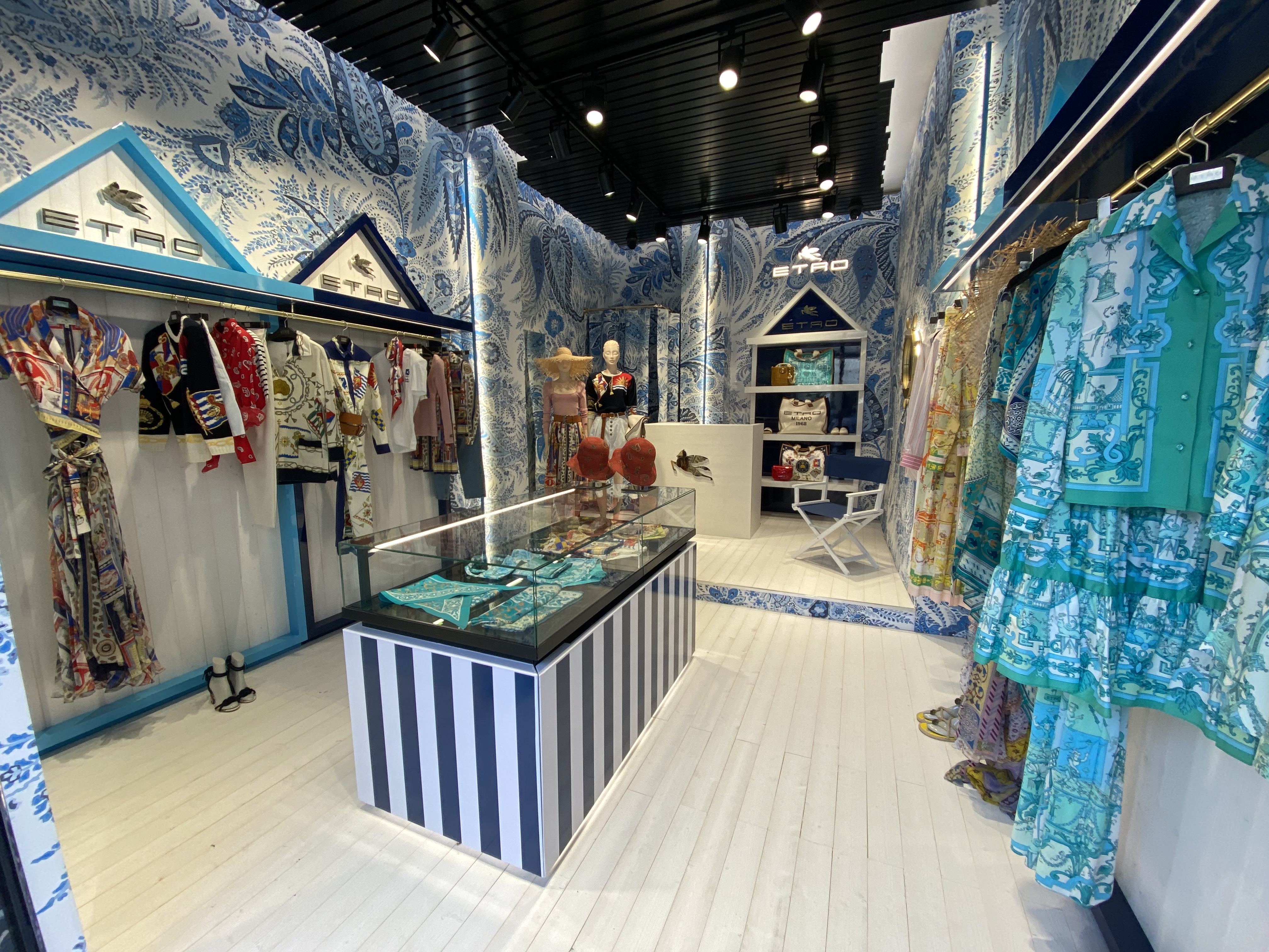 Etro Opens Summer Pop-up Stores in International Holiday Destinations