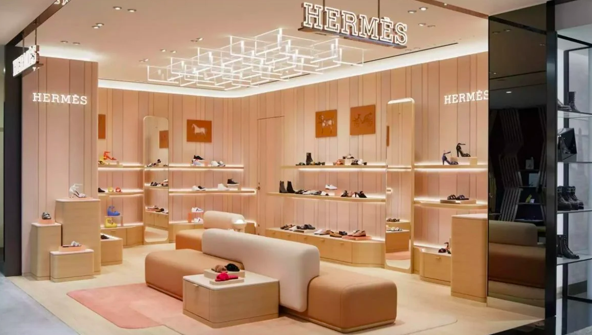 Hermès has opened in Osaka the world’s first women’s shoe store