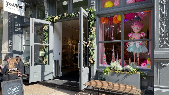 A Retail Format Bringing Cause-related Brands Together