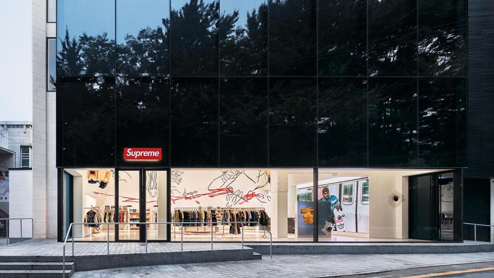 Supreme Opens First Store in Seoul