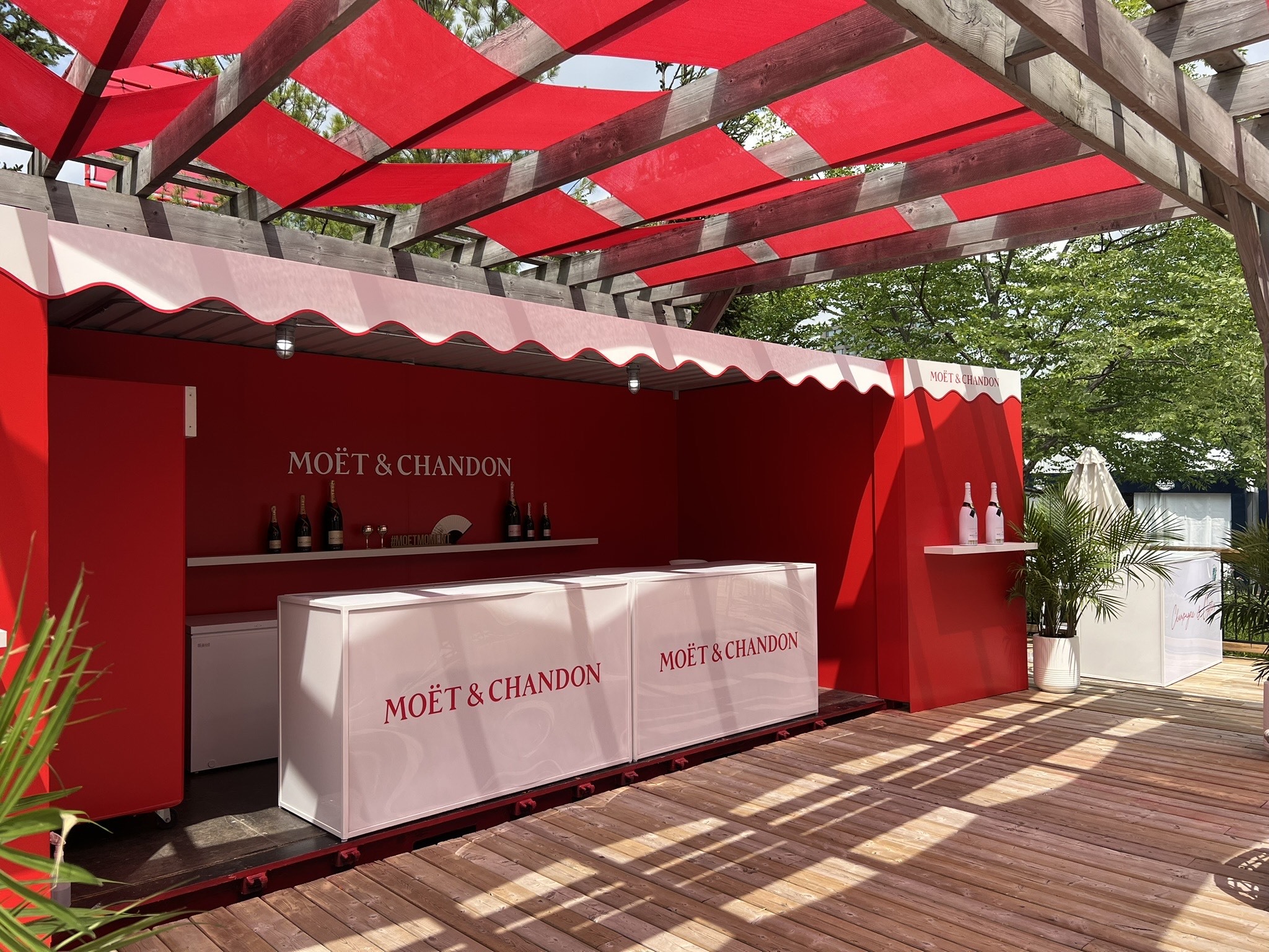 Moët & Chandon Serves Up Style at Toronto Tennis Tournament with Custom Outdoor Lounge