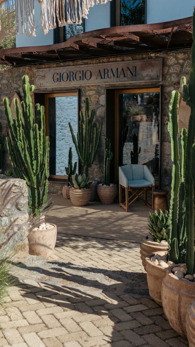 GIORGIO ARMANI opens new boutique in Mykonos